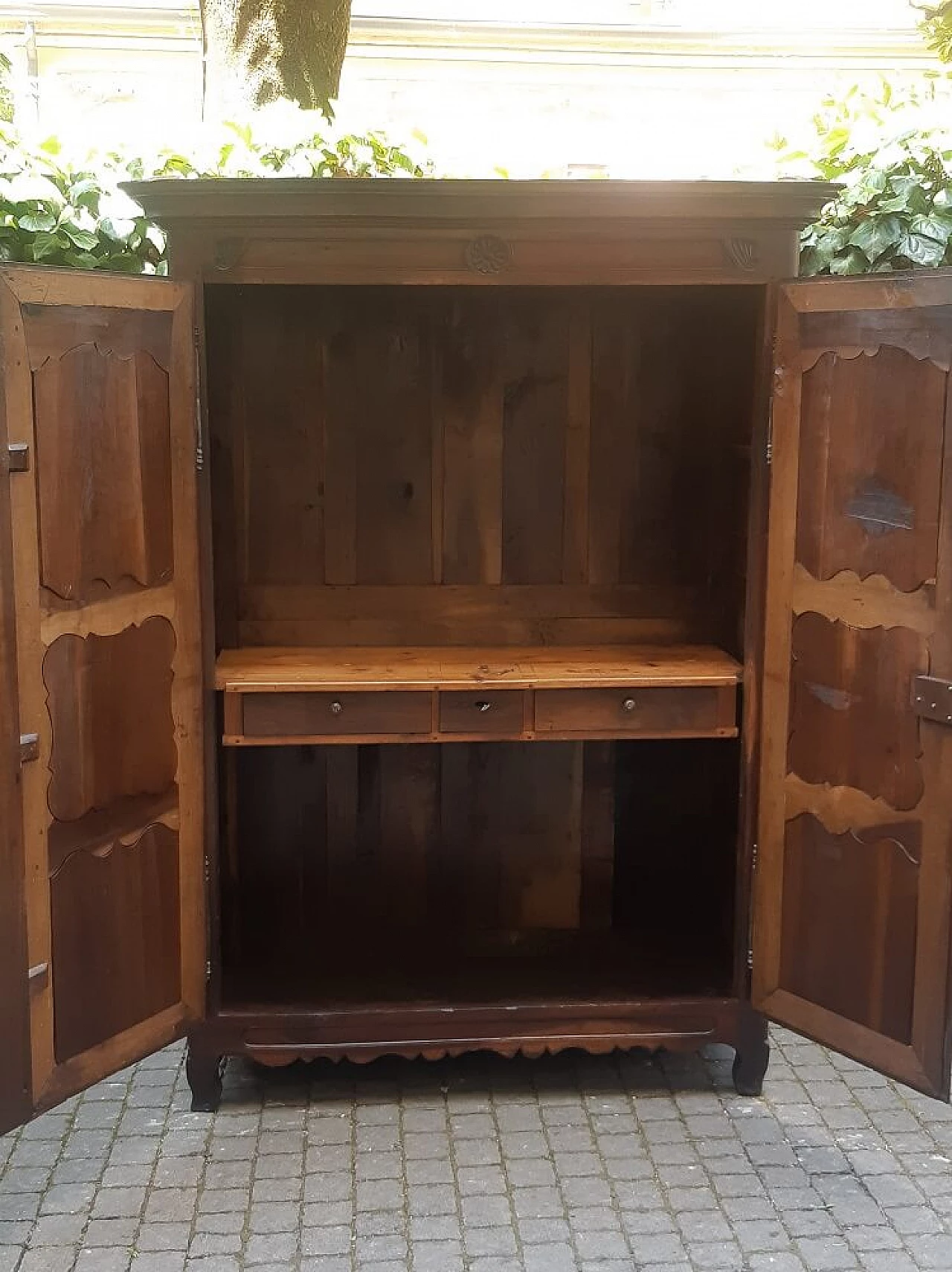 Provençal walnut wardrobe, 18th century 1274859