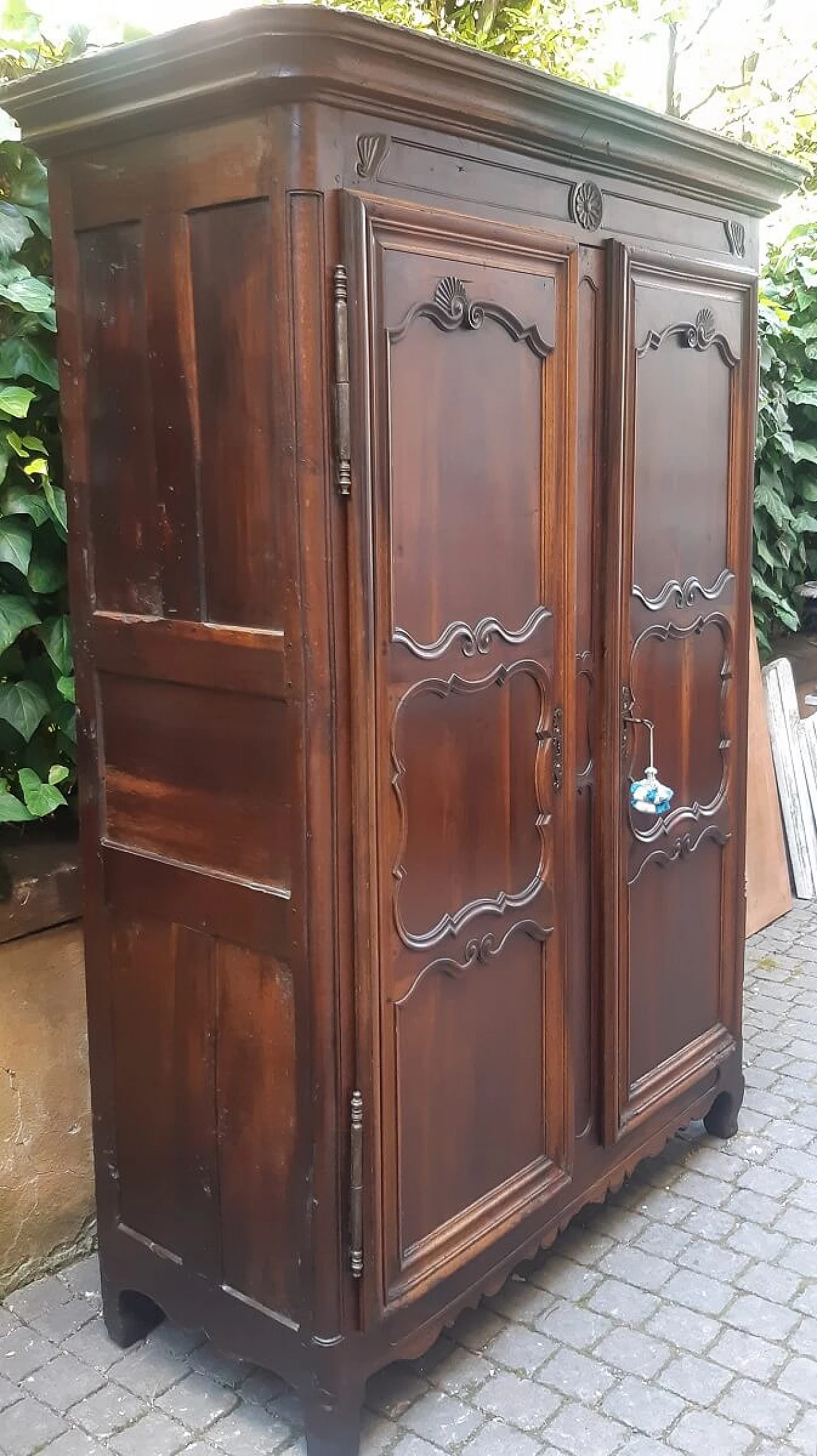 Provençal walnut wardrobe, 18th century 1274863