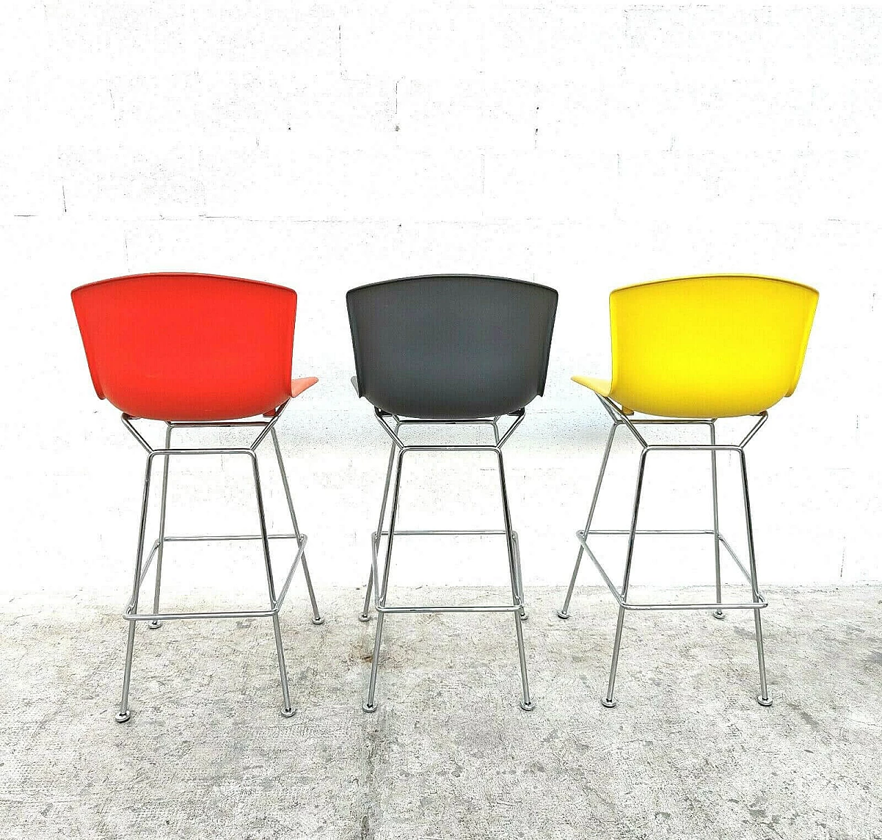 3 Stools in coloured plastic and chrome-plated steel by Harry Bertoia for Knoll, 60s 1274937
