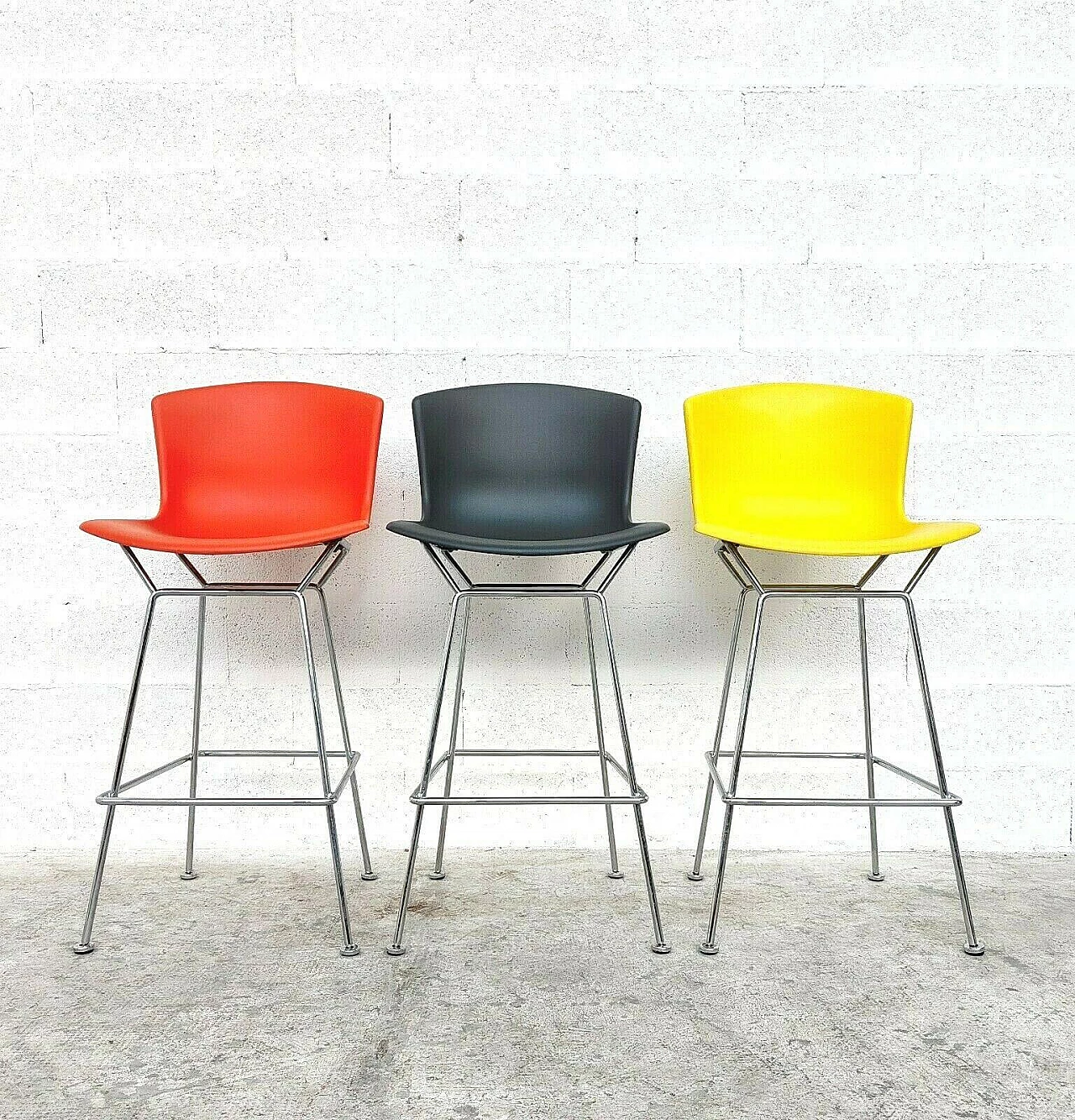 3 Stools in coloured plastic and chrome-plated steel by Harry Bertoia for Knoll, 60s 1274940