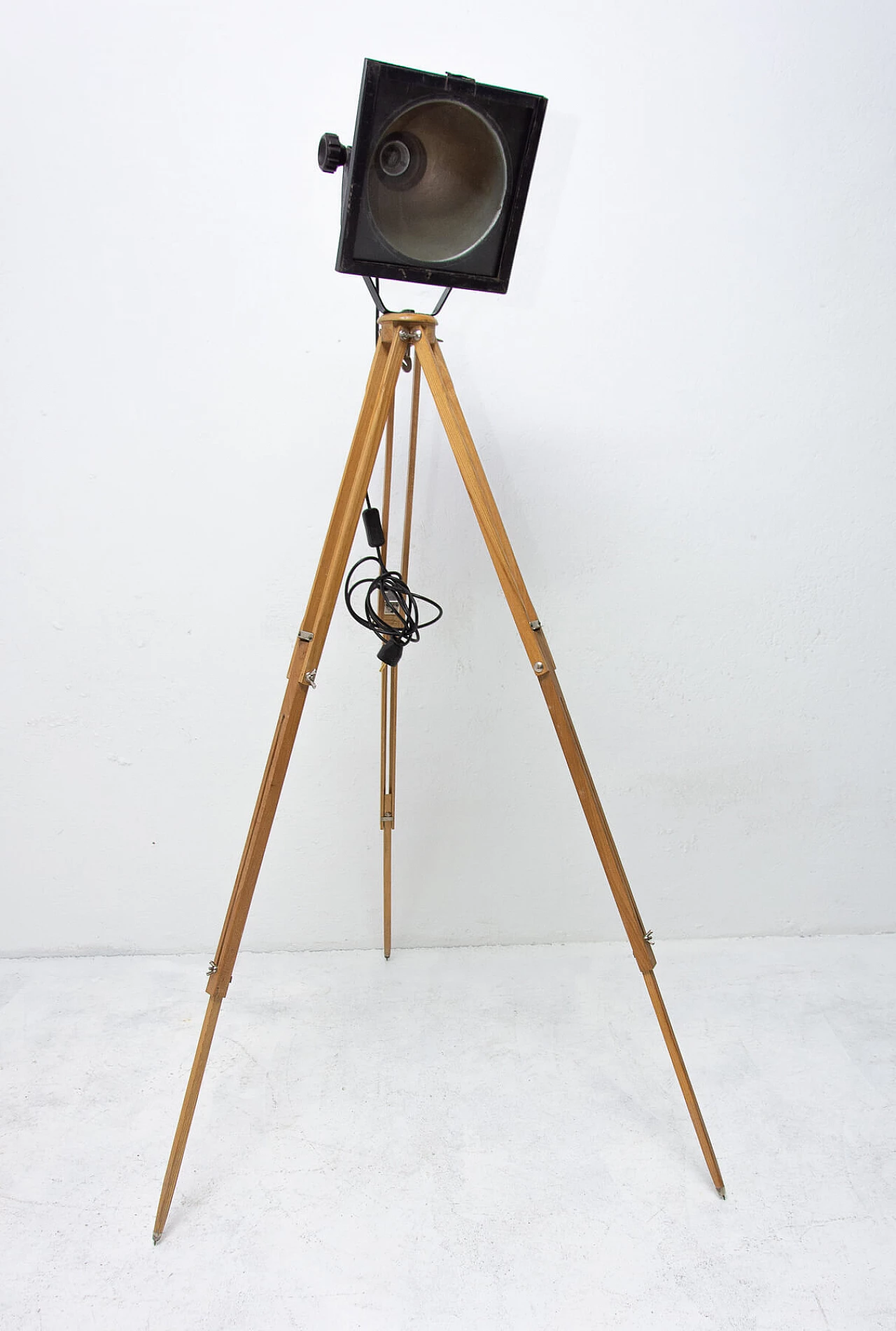 Black enamel ball lamp on tripod, 70s 1275853