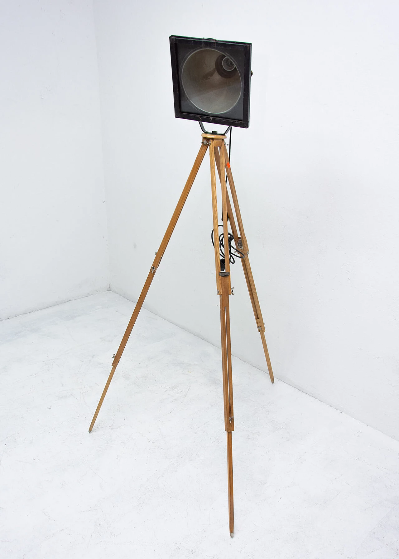 Black enamel ball lamp on tripod, 70s 1275855
