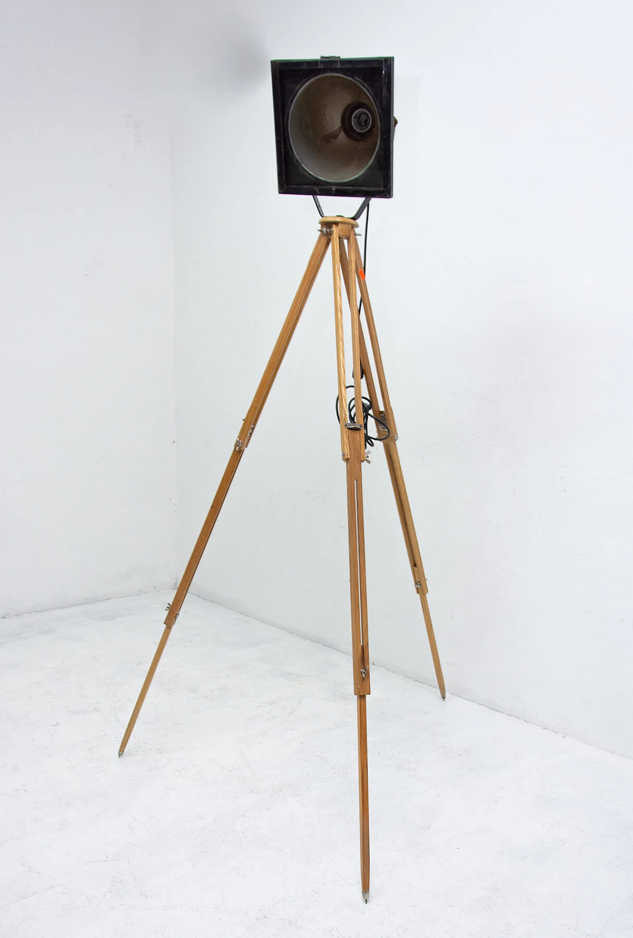 Black enamel ball lamp on tripod, 70s 1275856