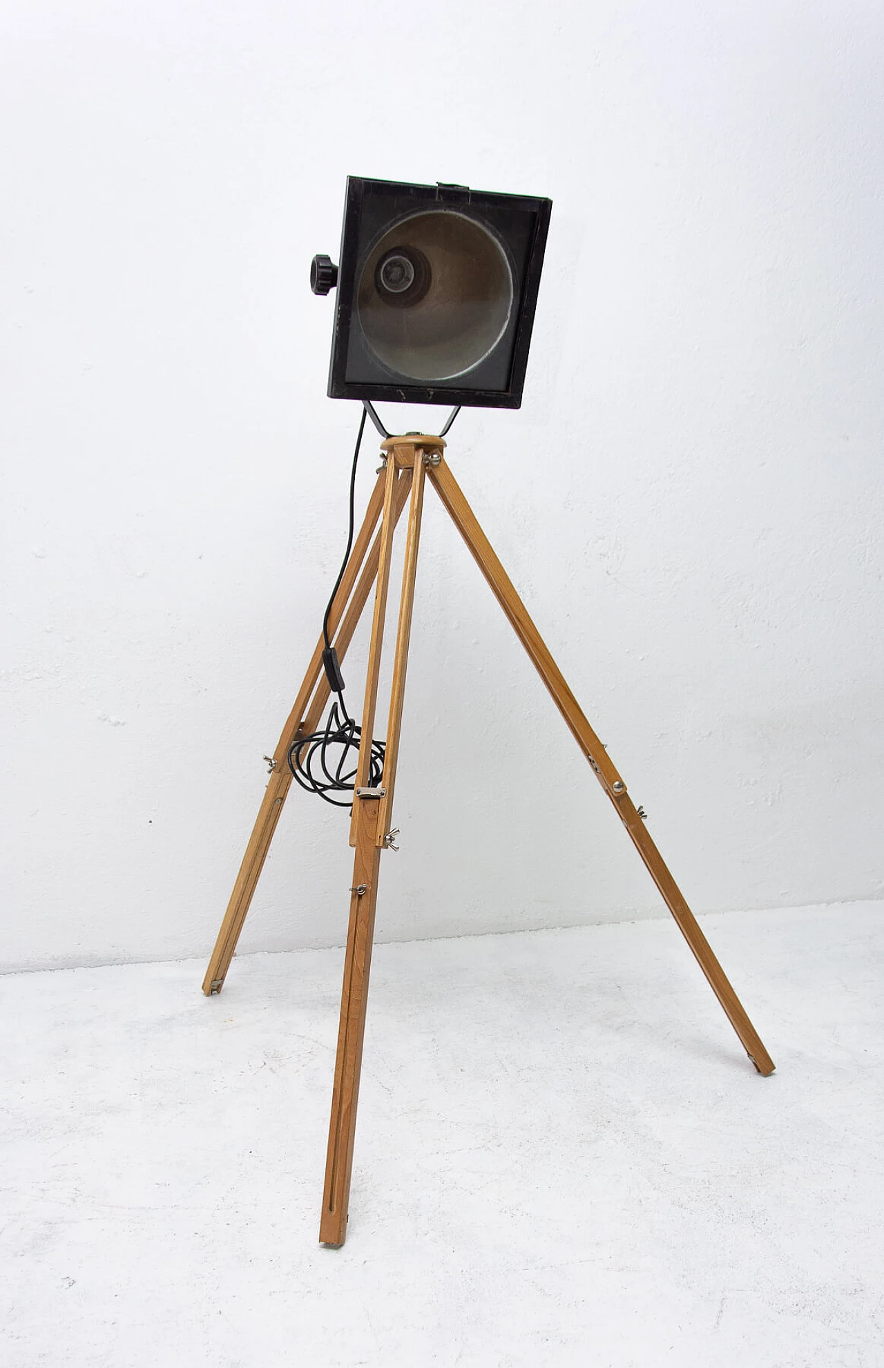 Black enamel ball lamp on tripod, 70s 1275870