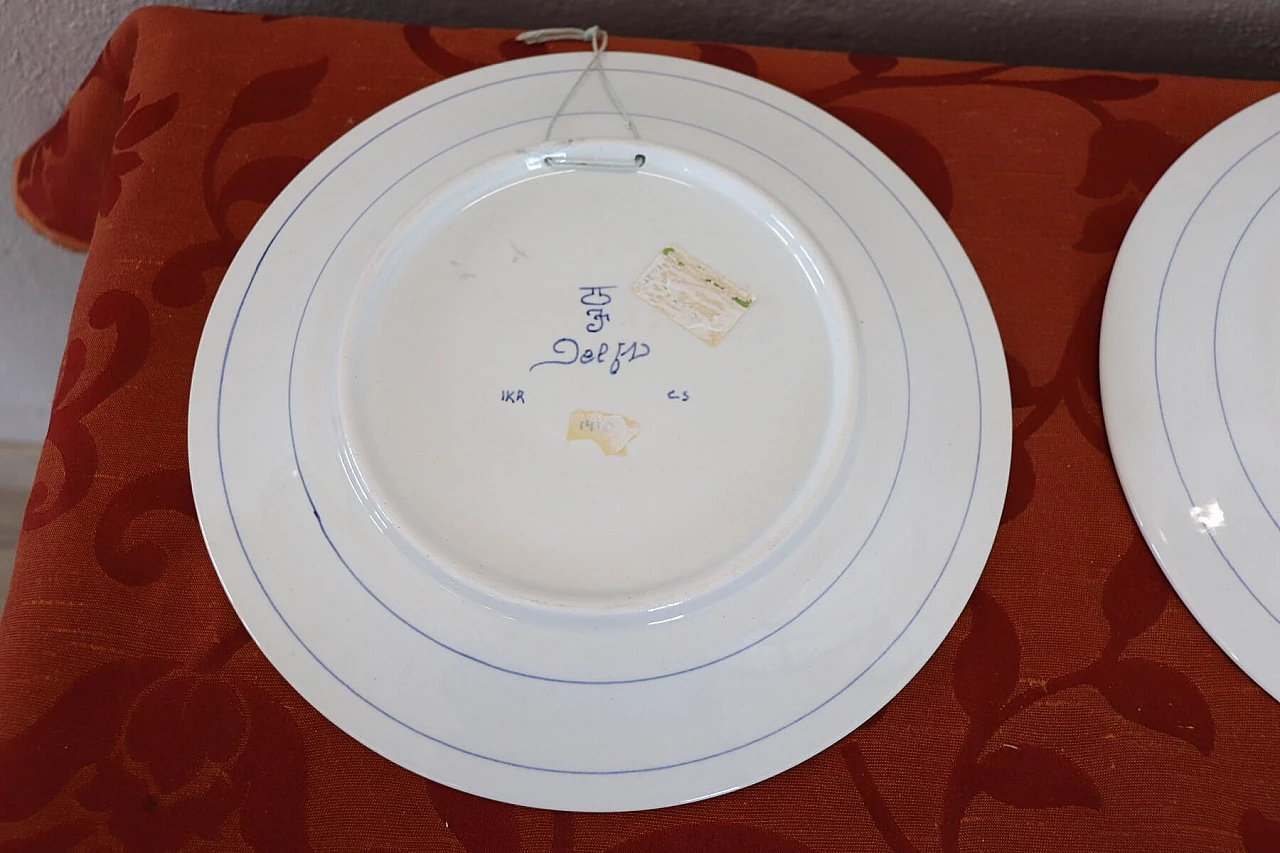 Pair of blue artistic ceramic plates from Delft, 80s 1277439