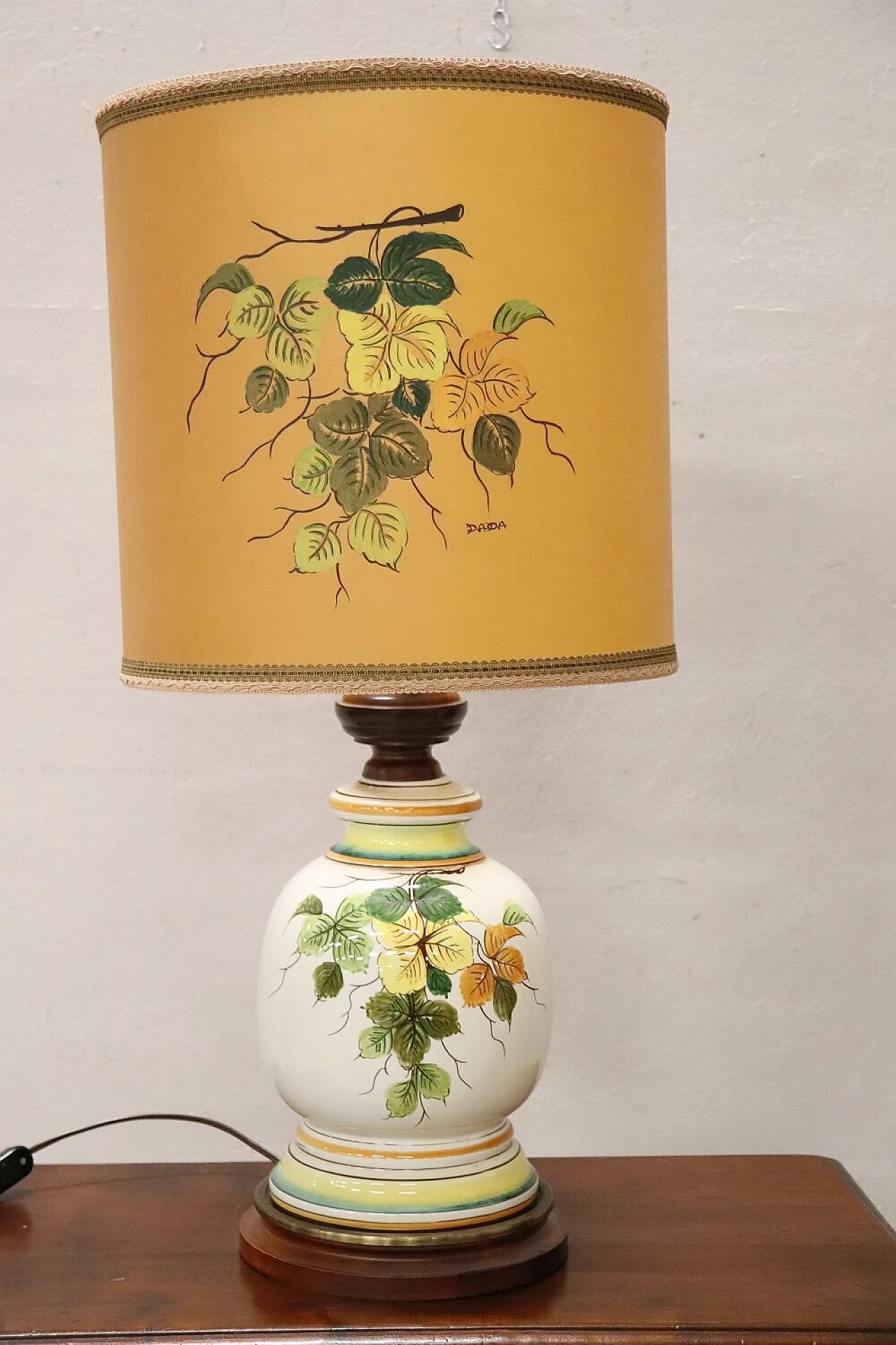 Ceramic lamp with floral motifs and wooden base, 80s 1277500