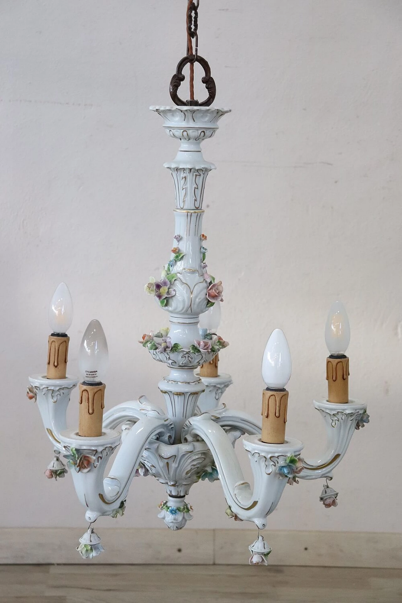 Lampadario in porcellana Capodimonte a cinque luci, anni '40 1277948