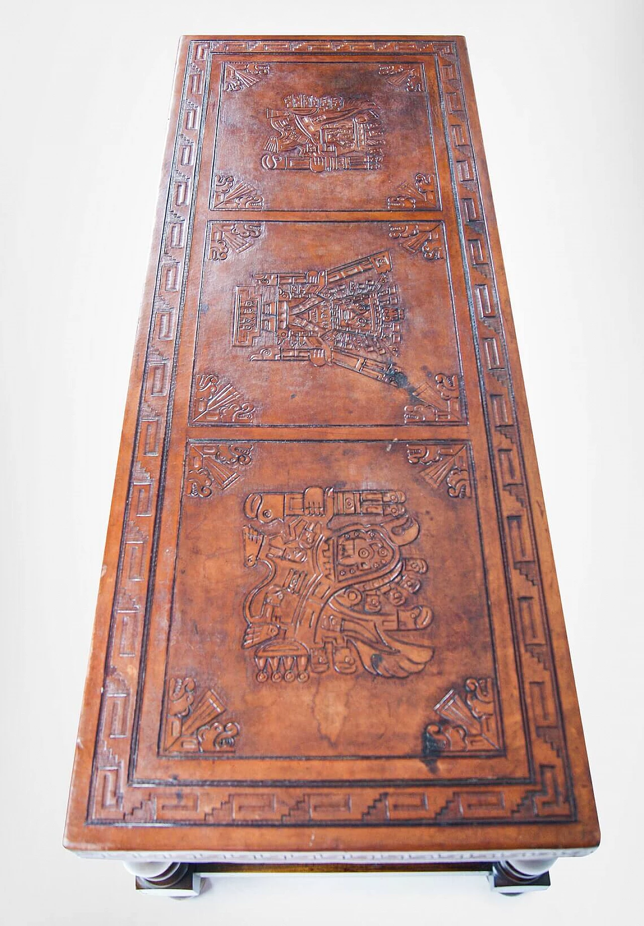 Peruvian coffee table in tooled leather and mahogany, 60s 1278398