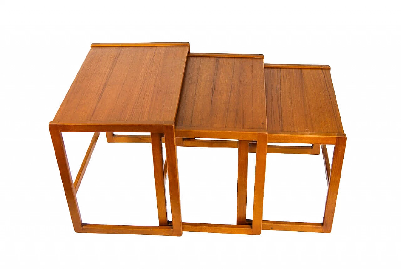 3 Tavolini impilabili in teak, anni '60 1278623