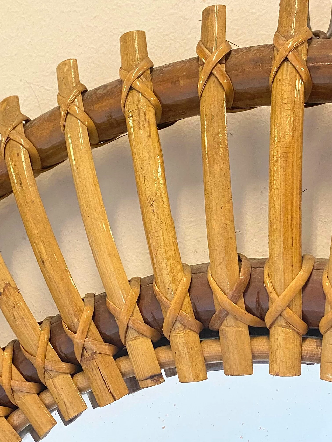 Specchio rotondo in bambù, anni '70 1278916