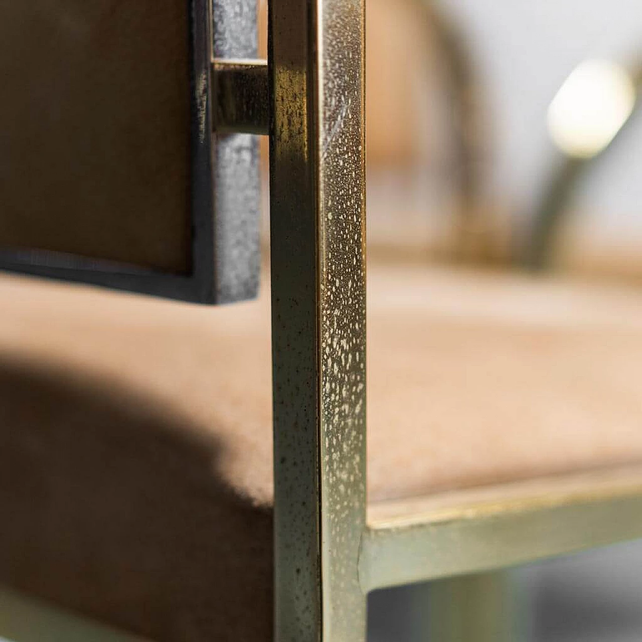 Tavolo da pranzo e 4 sedie con struttura in metallo dorato, anni '70 1279339