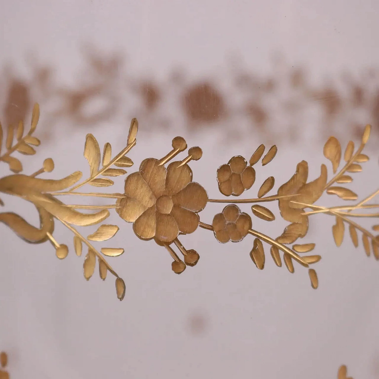 Servizio di bicchieri in cristallo molato e decoro in oro 1279896