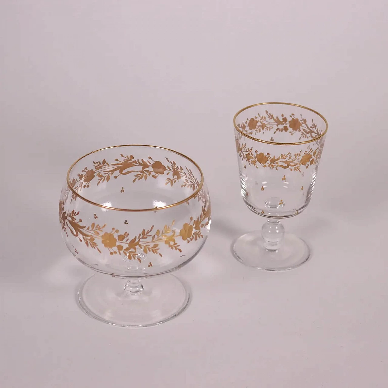 Servizio di bicchieri in cristallo molato e decoro in oro 1279899