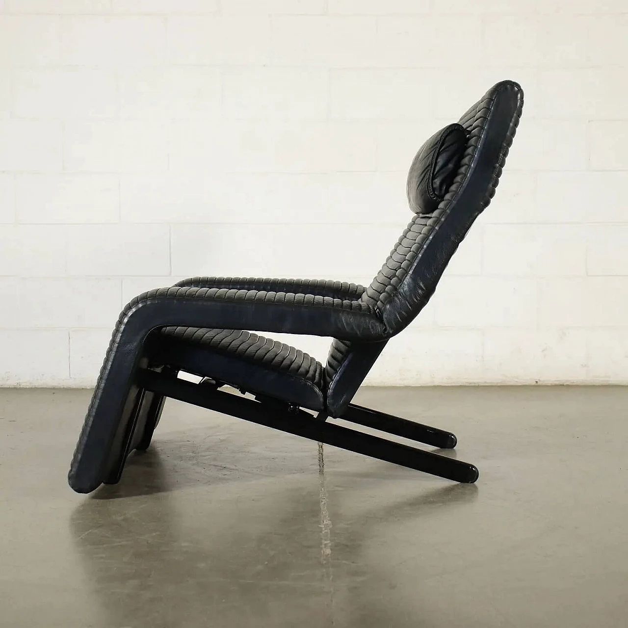 Poltrona Kilkis in metallo laccato e pelle di Tittina Ammannati & Gianpiero Vitteli per Brunati, anni '80 1279985