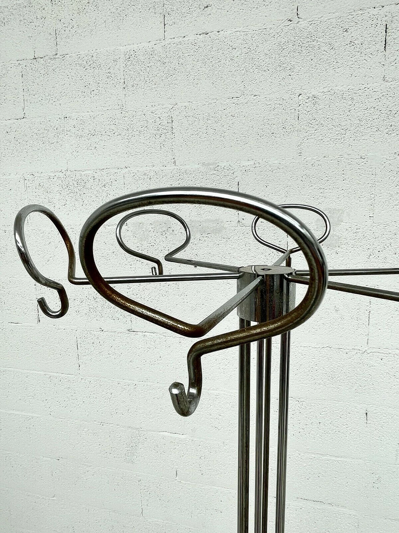 Chromed coat stand by Isao Hosoe for Valenti Luce, 70s 1280334