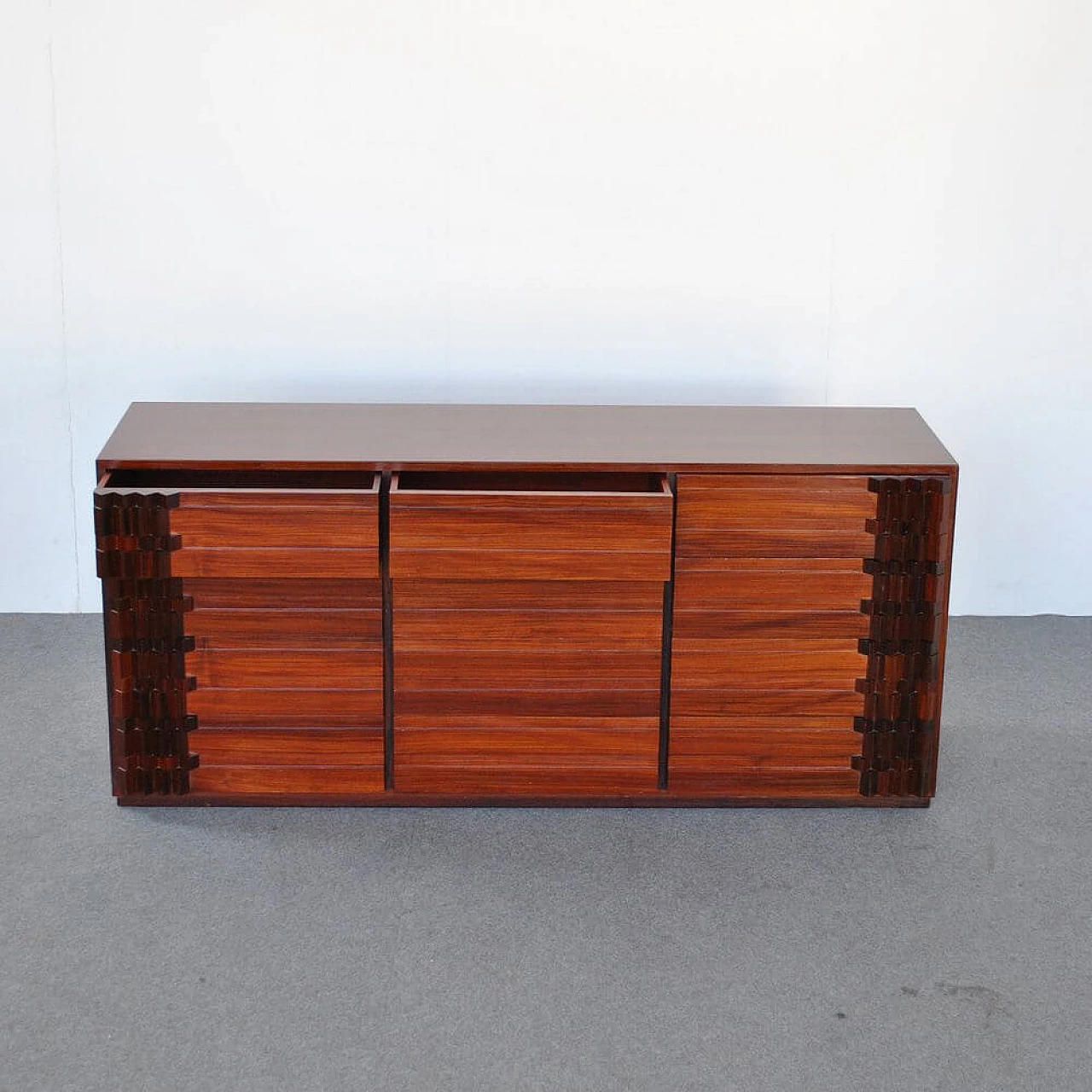 Diamante chest of drawers in walnut by Luciano Frigerio, 70s 1281164