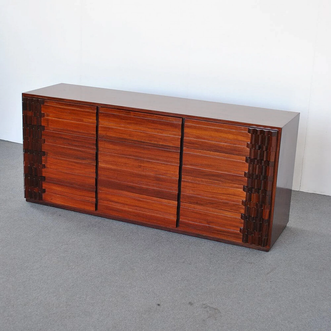 Diamante chest of drawers in walnut by Luciano Frigerio, 70s 1281168