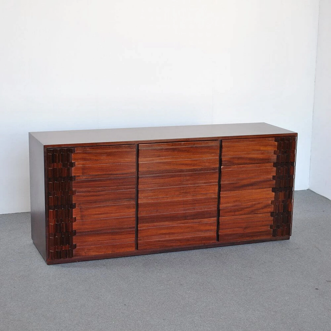 Diamante chest of drawers in walnut by Luciano Frigerio, 70s 1281169