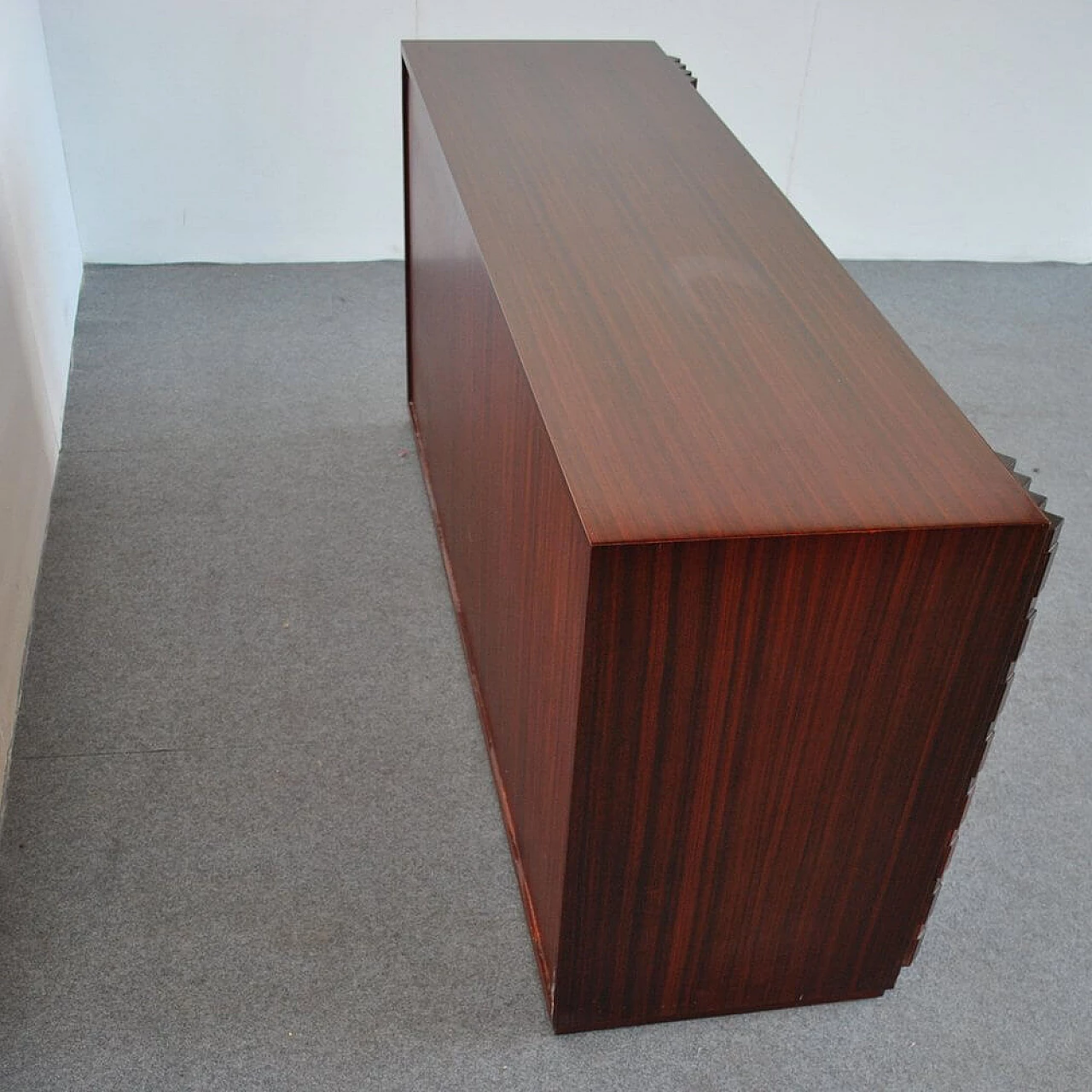 Diamante chest of drawers in walnut by Luciano Frigerio, 70s 1281173