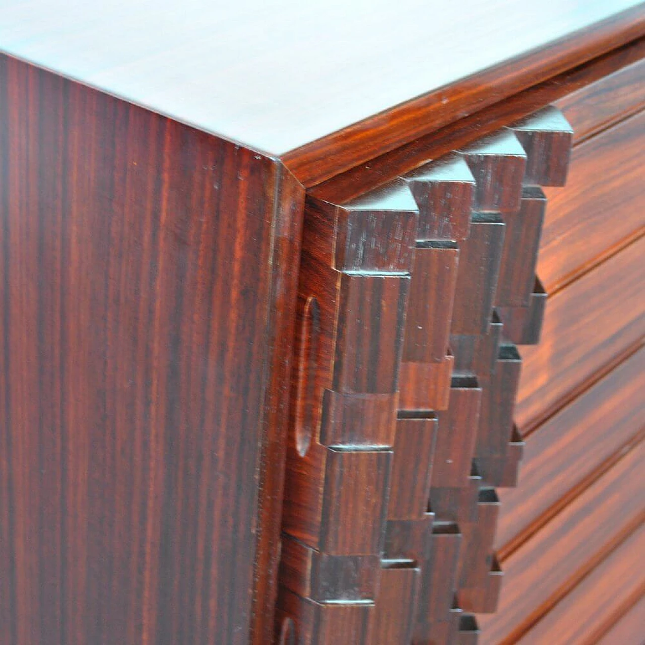 Cassettiera Diamante in noce di Luciano Frigerio, anni '70 1281174