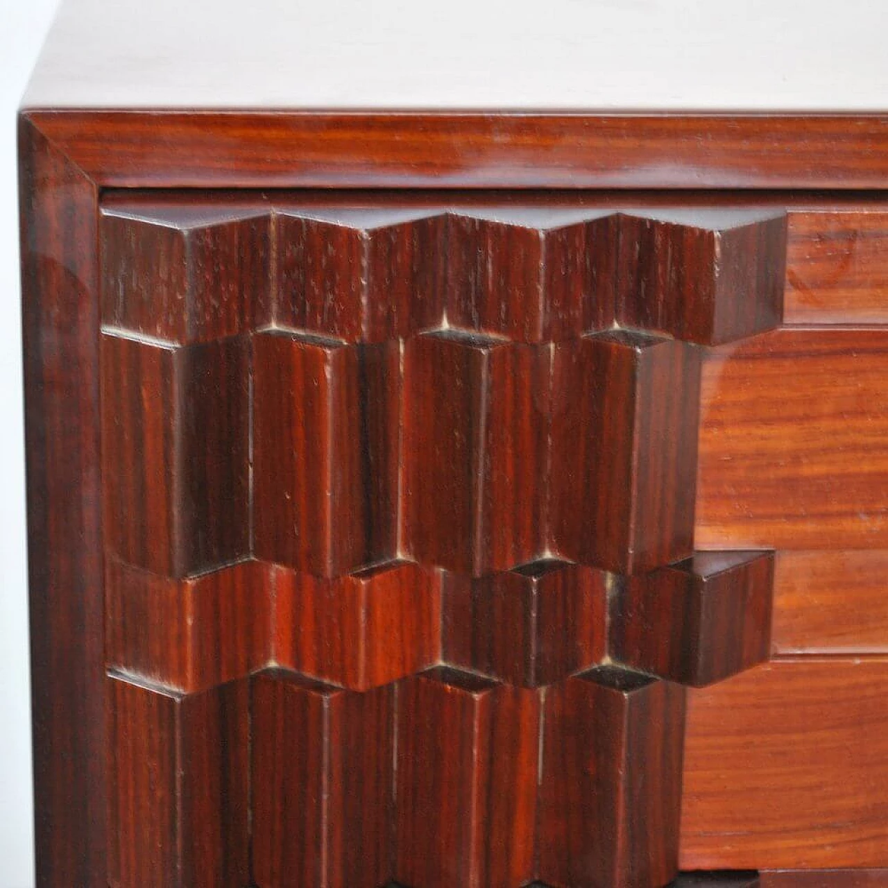 Diamante chest of drawers in walnut by Luciano Frigerio, 70s 1281178
