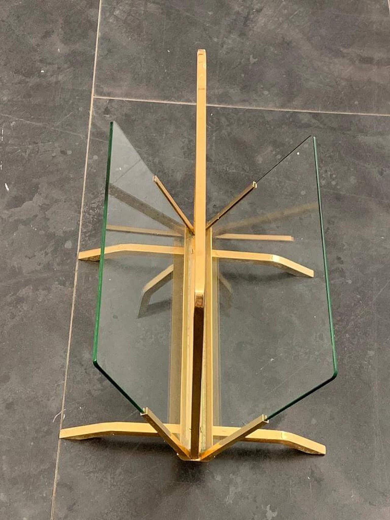 Brass and glass magazine rack, 1960s 1282572