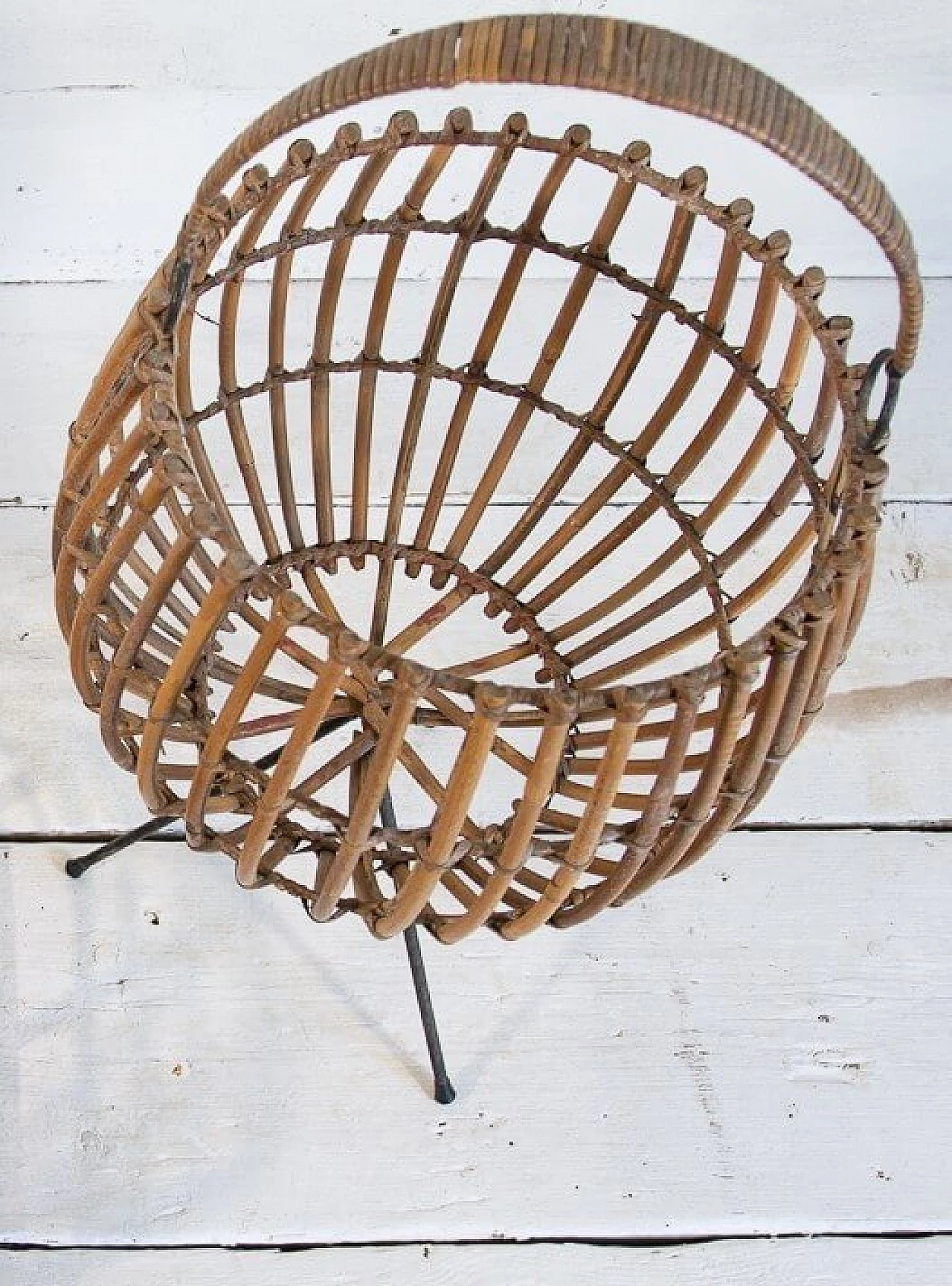Basket sewn in wicker with feet, 50s 1283657