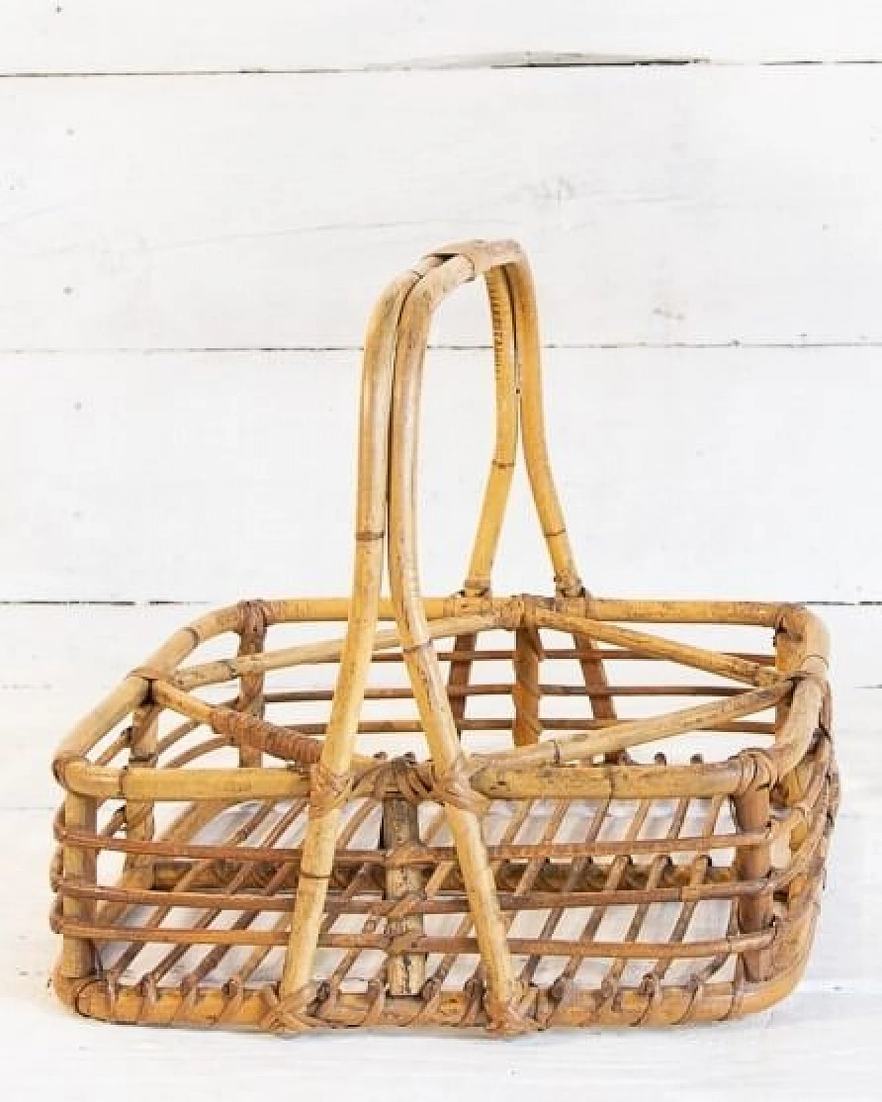 Wicker basket magazine rack, 50s 1283673