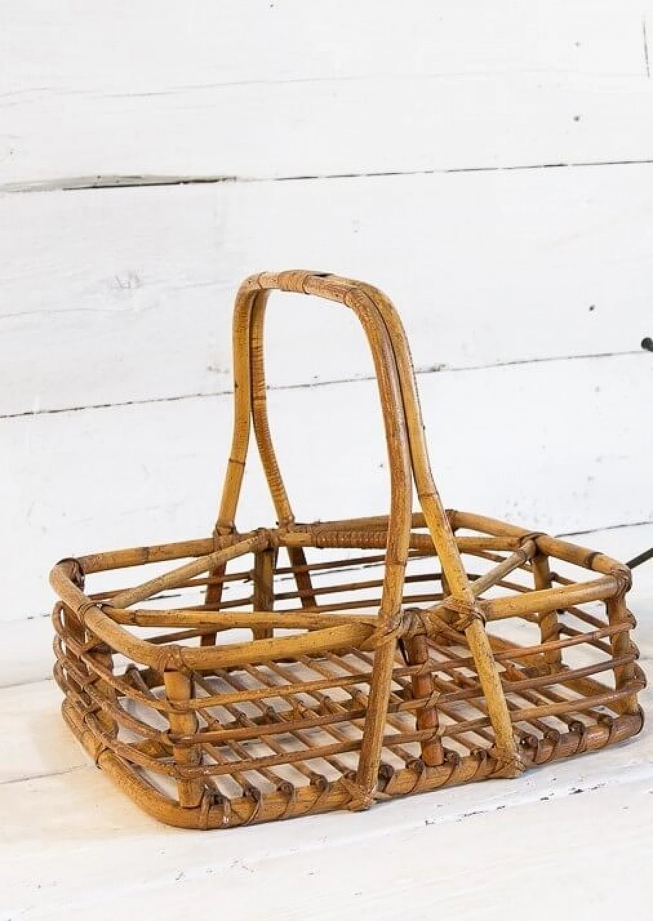 Wicker basket magazine rack, 50s 1283679