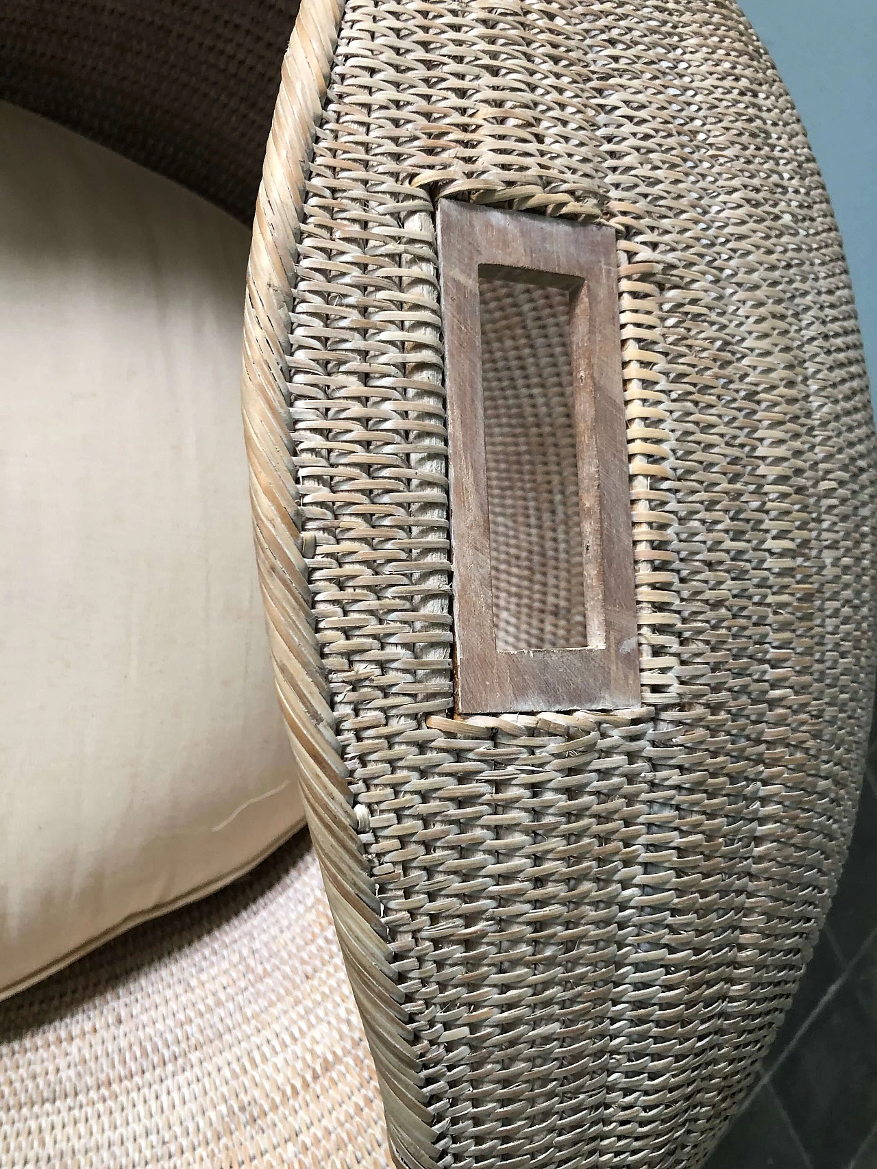 Rattan cradle and wooden folding stand 1283712