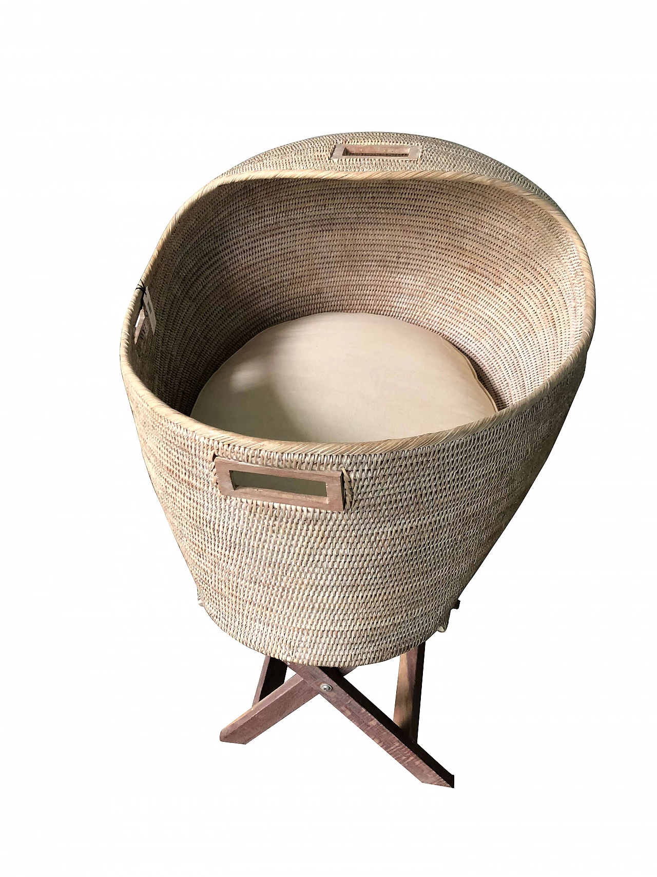 Rattan cradle and wooden folding stand 1283784