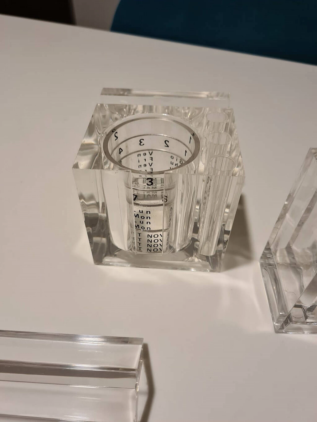 Organizer scrivania lucite Space Age Guzzini, Manlio Ciocca  anni '70 1283965