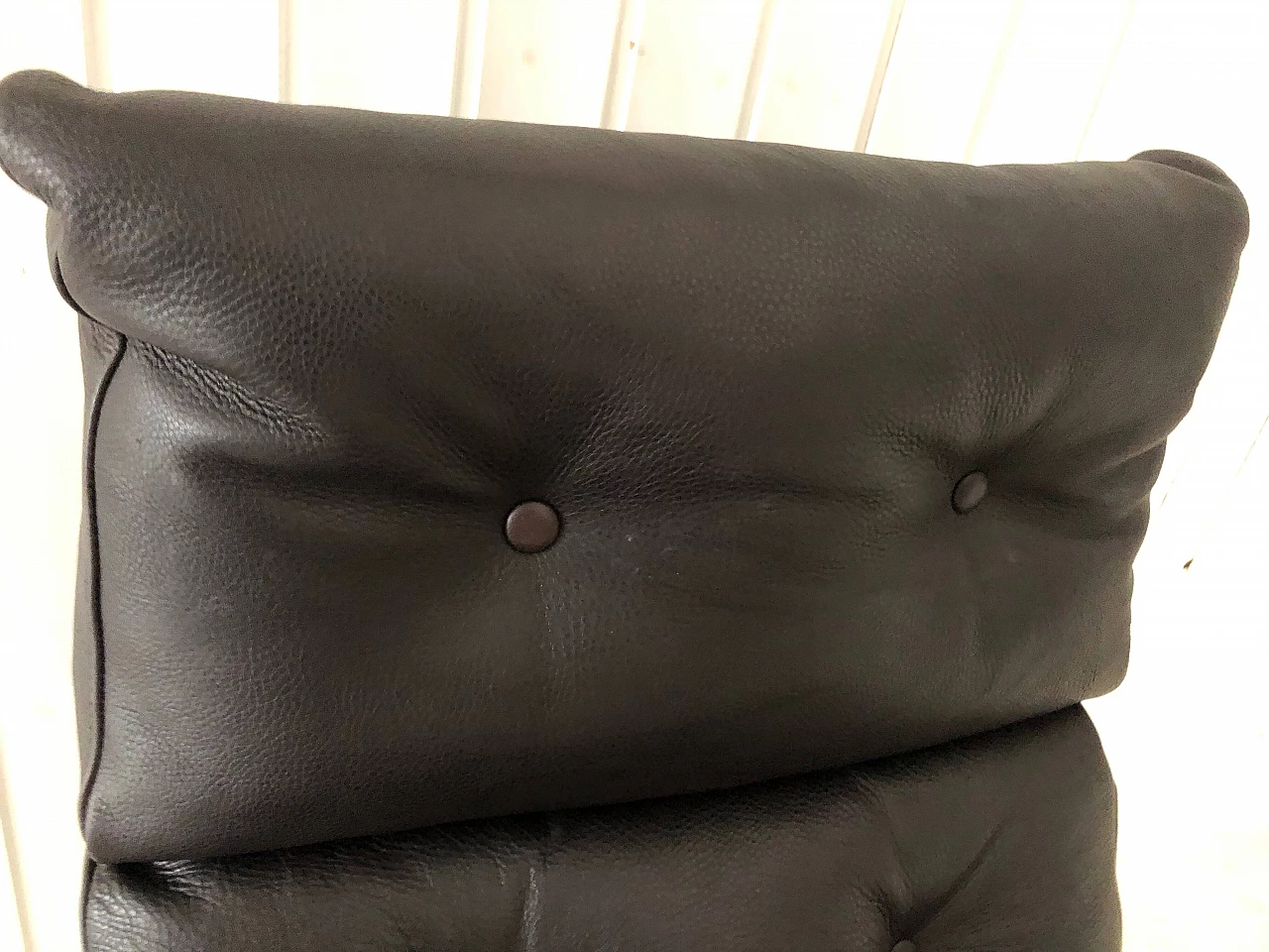 Poltrona basculante in pelle nera e acciaio, inizi 2000 1284076