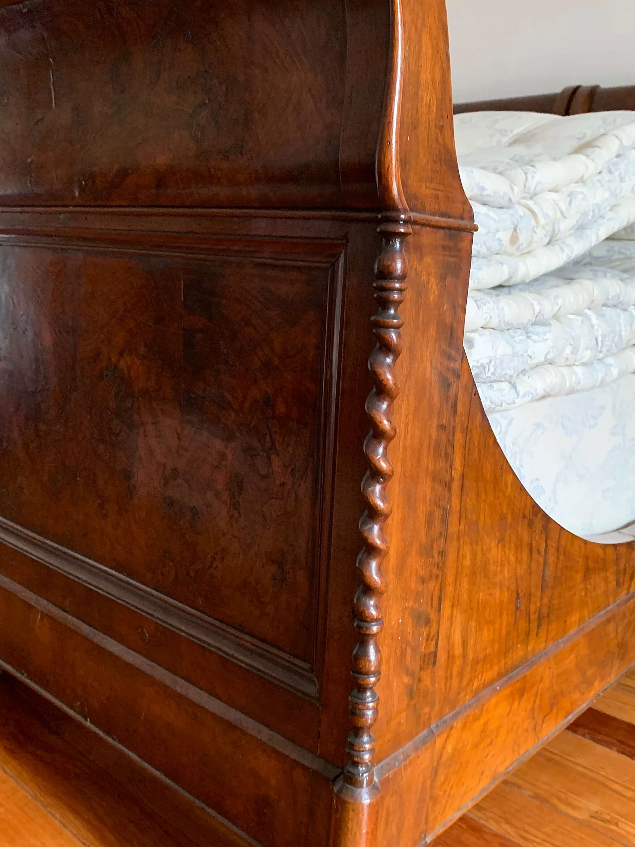 Letto a barca in legno, di inizio '900 1302323