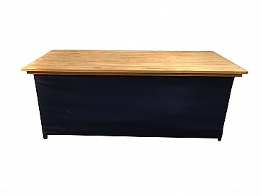 Chest's outdoor chest made of wood and canvas by Trade Winds, early 2000s