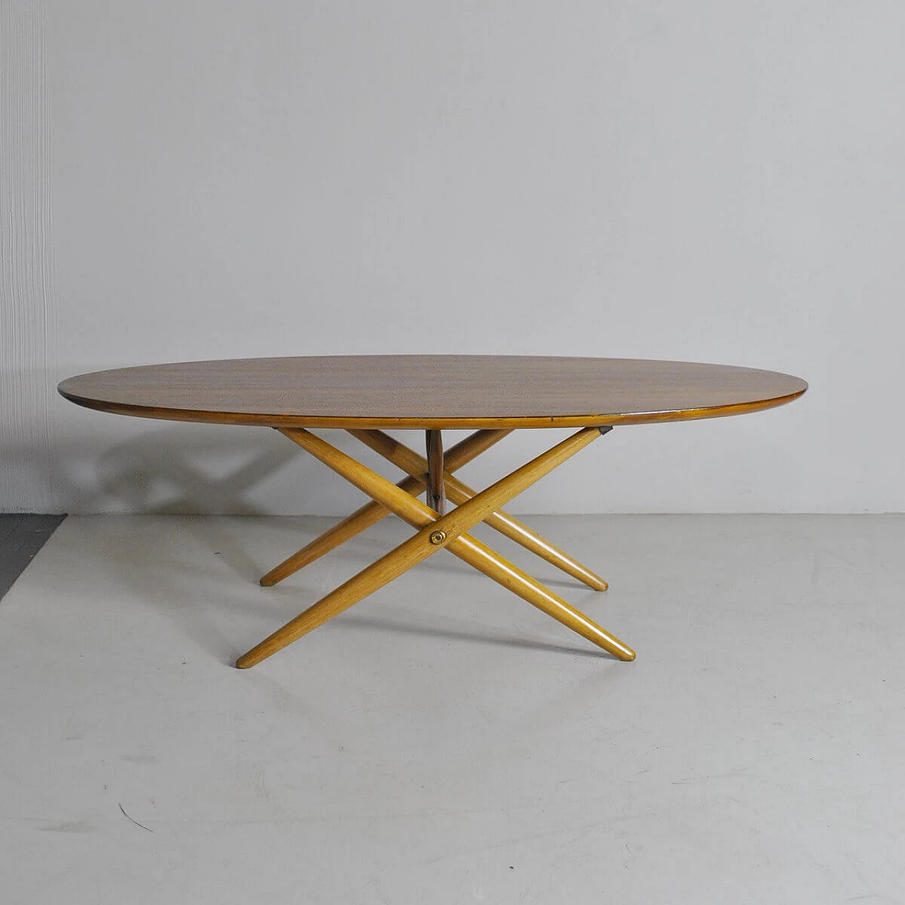 Ovalette coffee table in walnut by Ilmari Tapiovaara for Artek, 50s 1302866