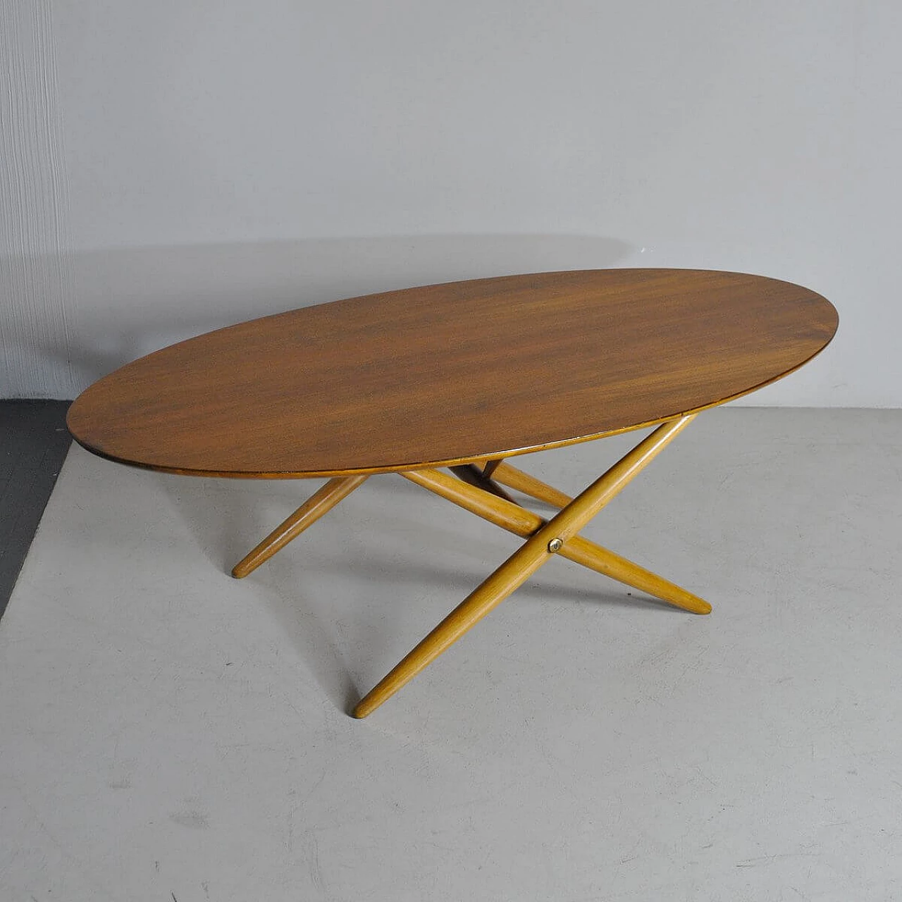 Ovalette coffee table in walnut by Ilmari Tapiovaara for Artek, 50s 1302872