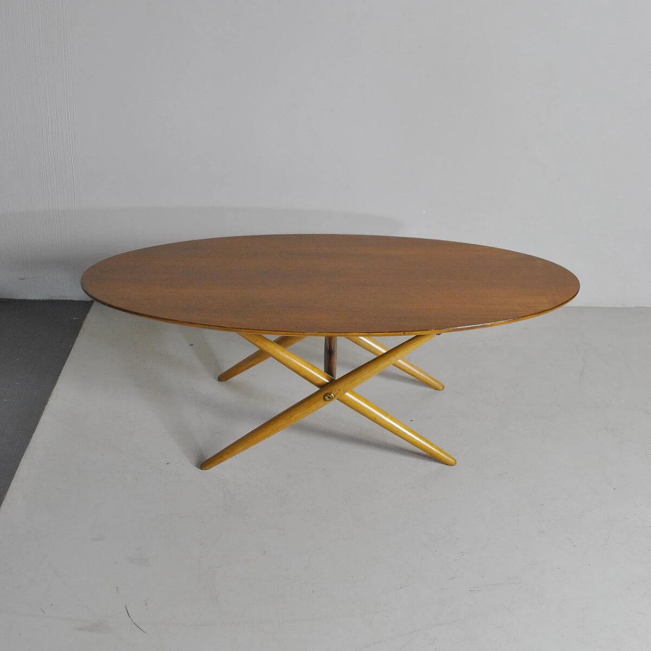 Ovalette coffee table in walnut by Ilmari Tapiovaara for Artek, 50s 1302873