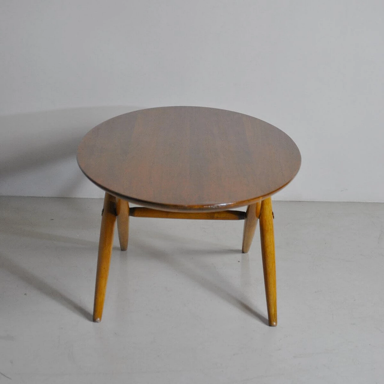 Ovalette coffee table in walnut by Ilmari Tapiovaara for Artek, 50s 1302879