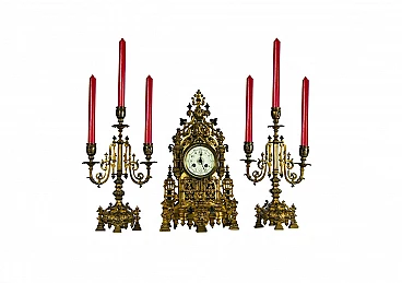Orologio da camino e coppia di candelabri in ottone e smalto Champlevé di Japy Frere France, '800