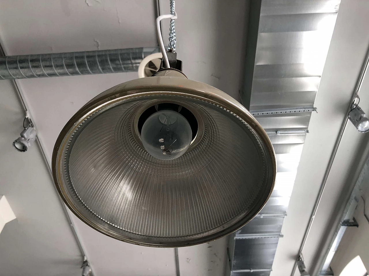 Painted metal industrial ceiling lamp, 1940s 1303805
