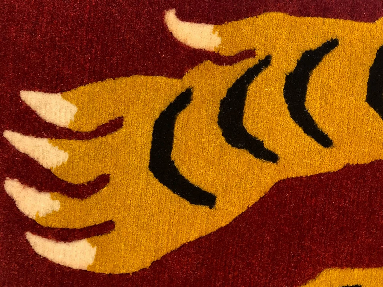 Hand-knotted Tibetan rug 1304218