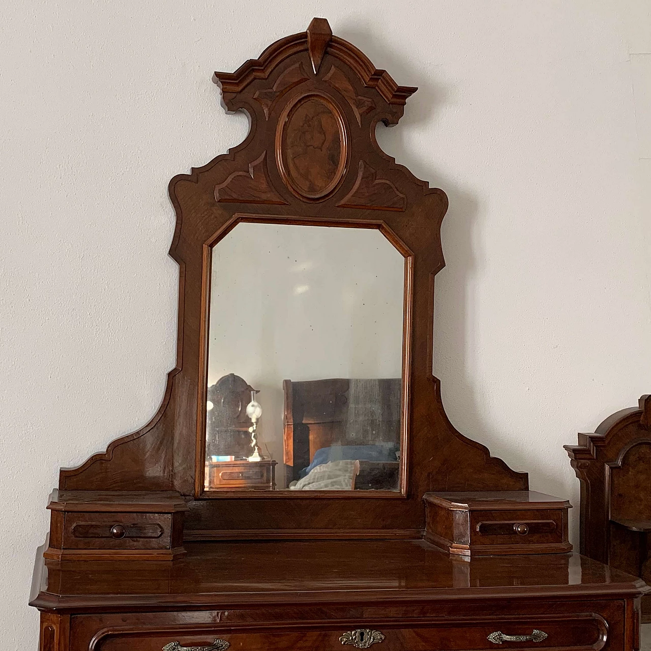 Wooden chest of drawers with mirror, early 20th century 1305344
