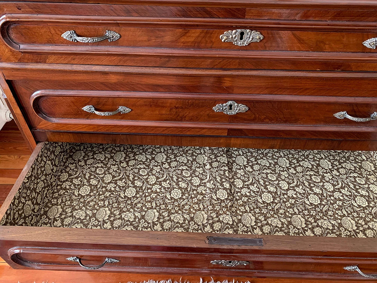 Cassettiera in legno con specchiera, inizio '900 1305346