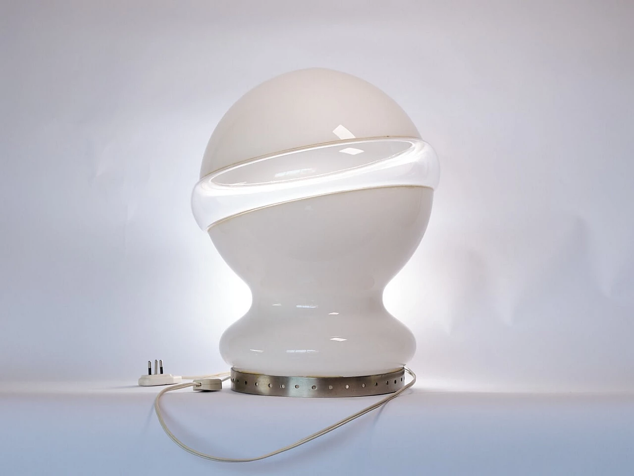 Space Age table lamp attributed to Nason in milky glass, 1960s 1305352