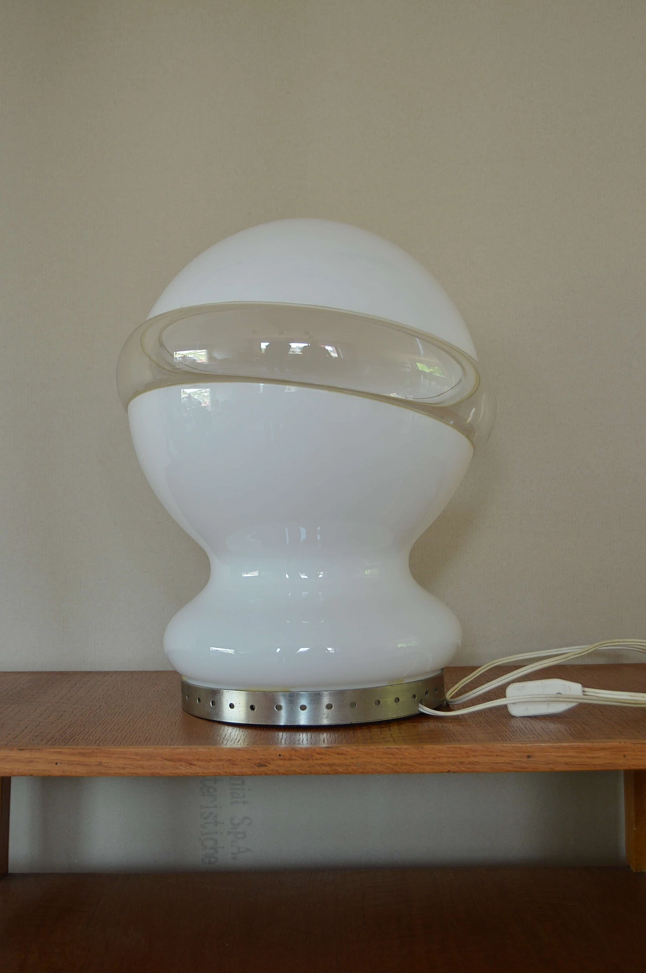 Space Age table lamp attributed to Nason in milky glass, 1960s 1305353
