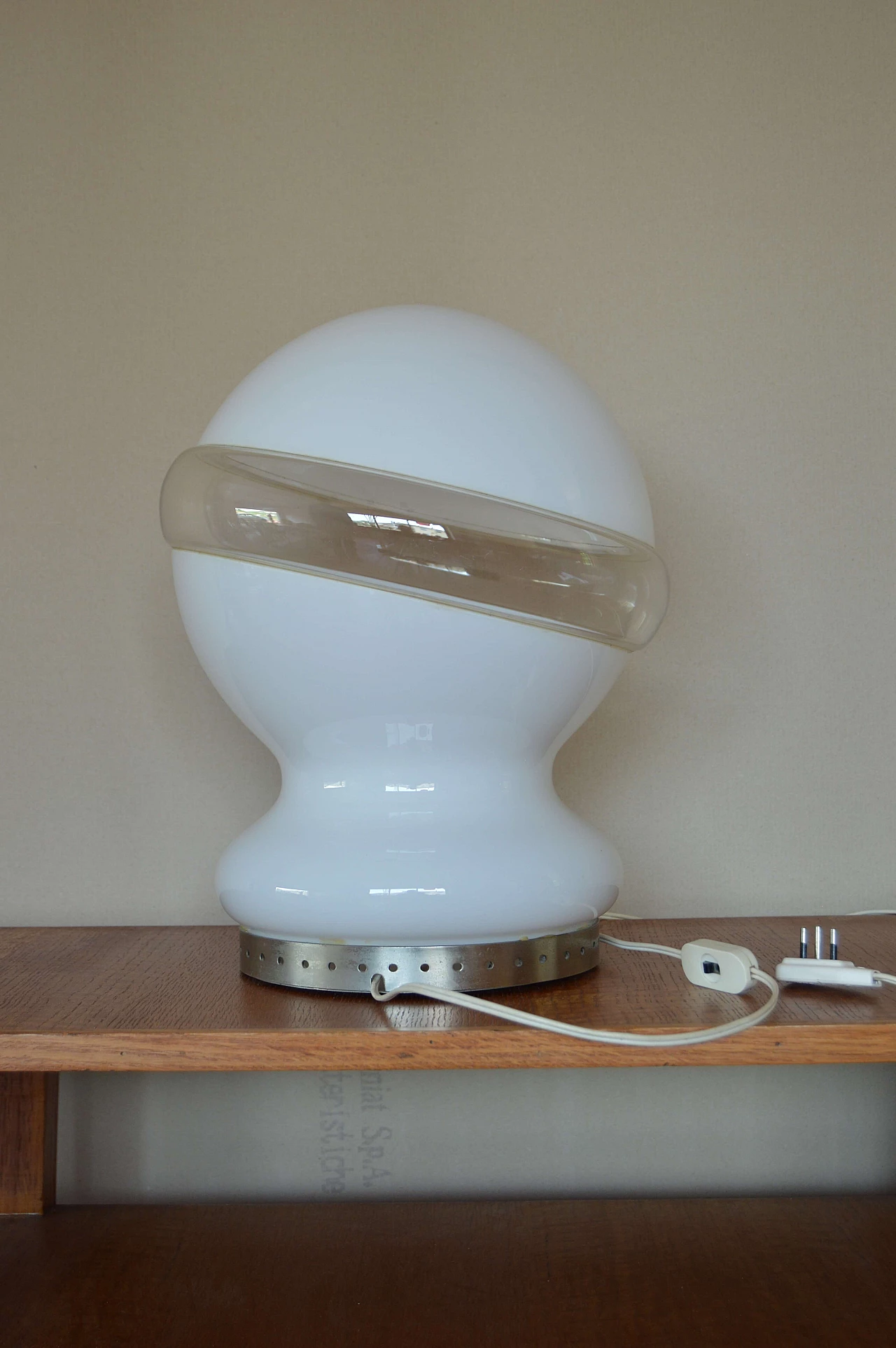 Space Age table lamp attributed to Nason in milky glass, 1960s 1305354