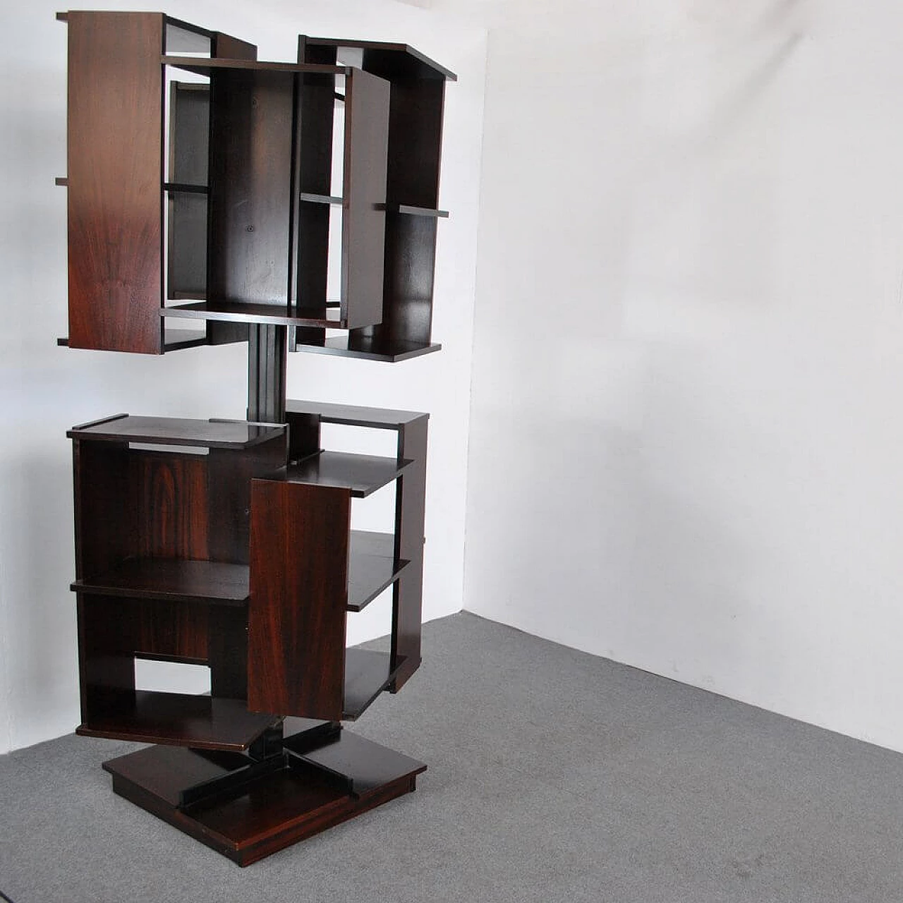 Swivel center bookcase in metal and walnut by Claudio Salocchi for Luigi Sormani, 60s 1305475