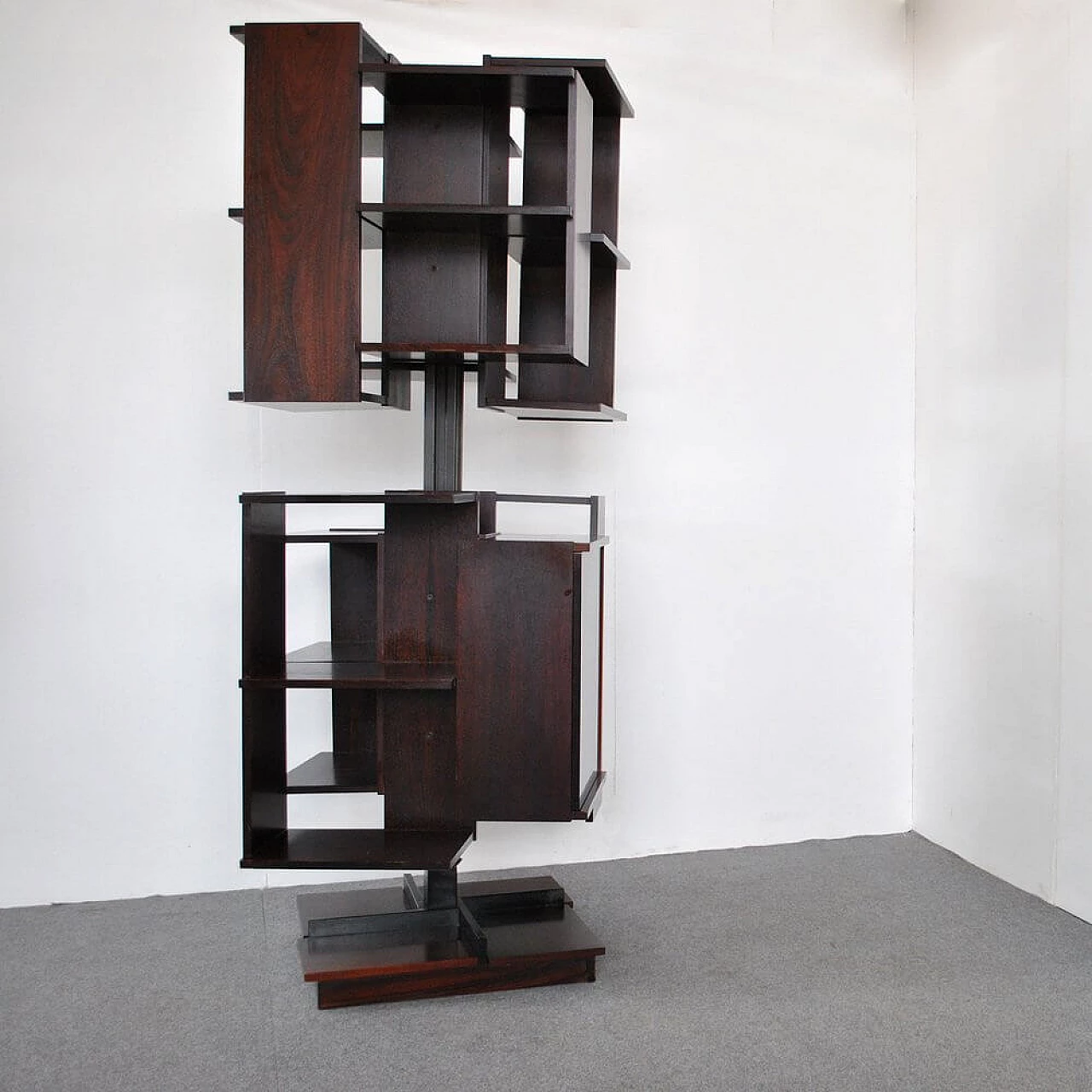 Swivel center bookcase in metal and walnut by Claudio Salocchi for Luigi Sormani, 60s 1305476