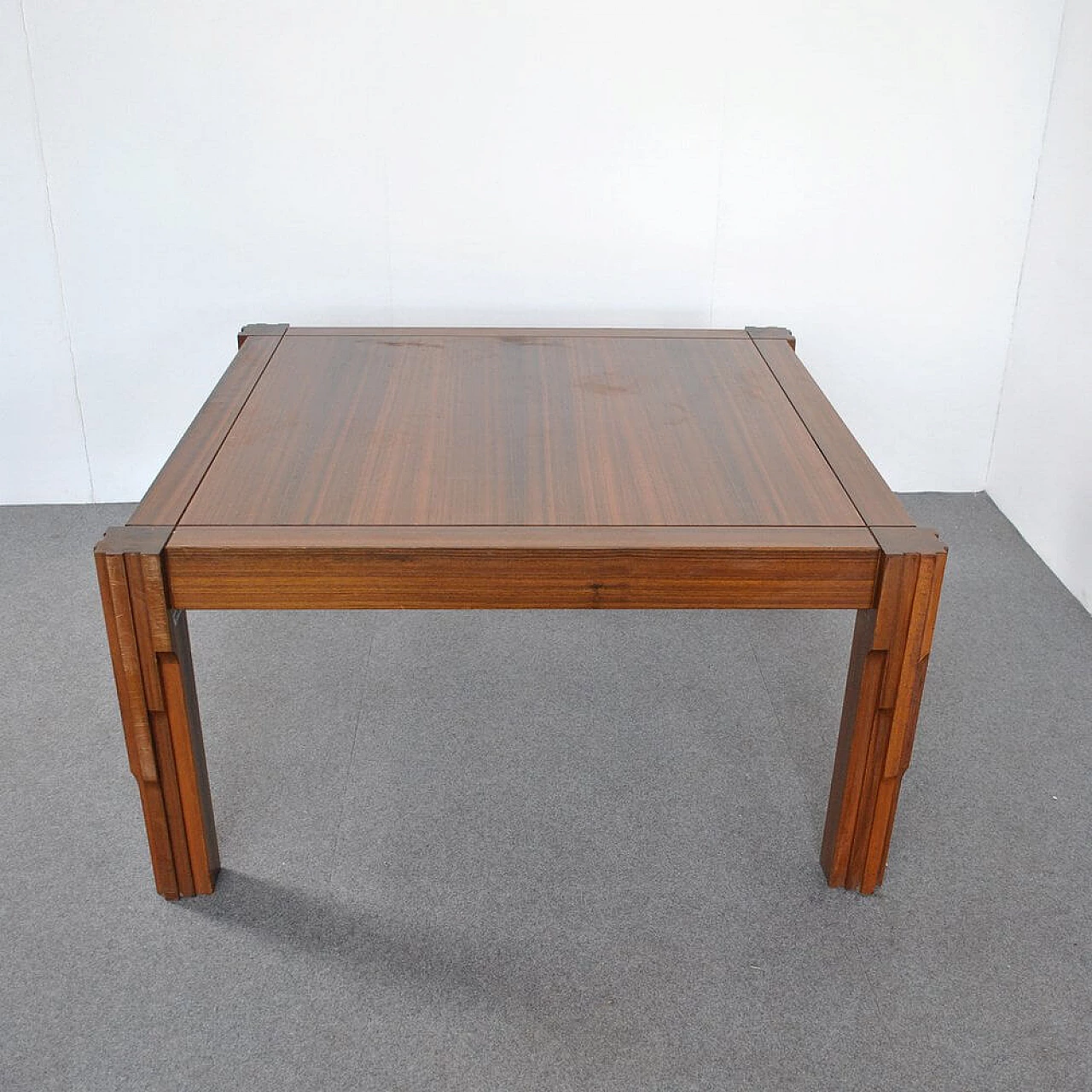 Square table in walnut by Luciano Frigerio for Frigerio di Desio, 70s 1305521